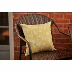 Style Selections 16-in x 16-in Yellow Floral Polyester Cushion -Garden Decor Style 49235142c L